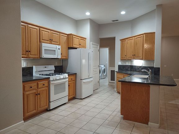 5th image of 4318 Newland Heights Dr