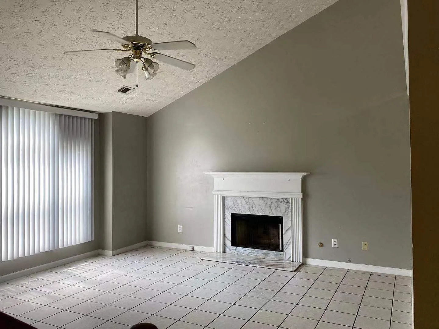 4 bed, 1946 sqft, $2,200 — Photo 3
