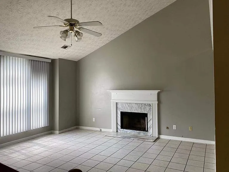 2295 Carlysle Cove Dr — Photo 3