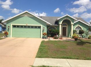 38923 Carr Dr, Zephyrhills, FL 33540