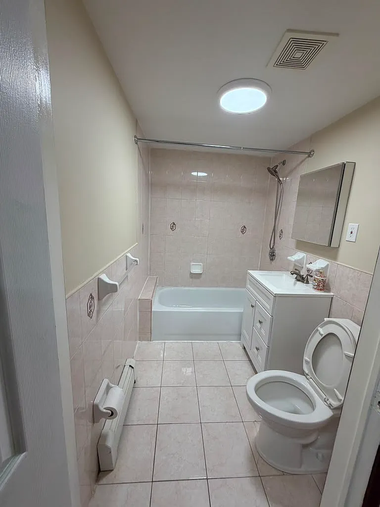 91 East 57th Street — Photo 2