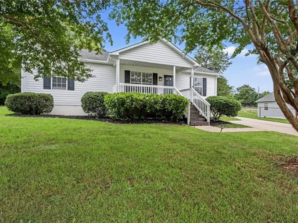 100 Birch Tree Ln, Thomasville, NC 27360