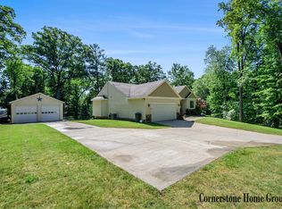 9030 Elstner Ave NE, Rockford, MI 49341