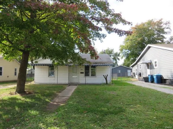 516 S 9th St, Wood River, IL 62095