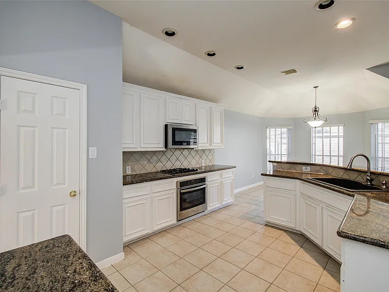 14731 Raven Hollow Ln — Photo 8