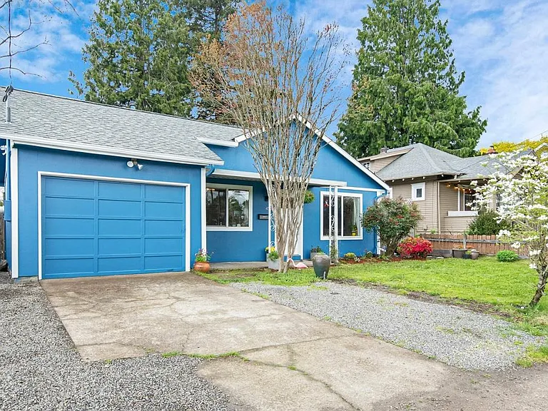 4773 SE 52nd Ave — Photo 4