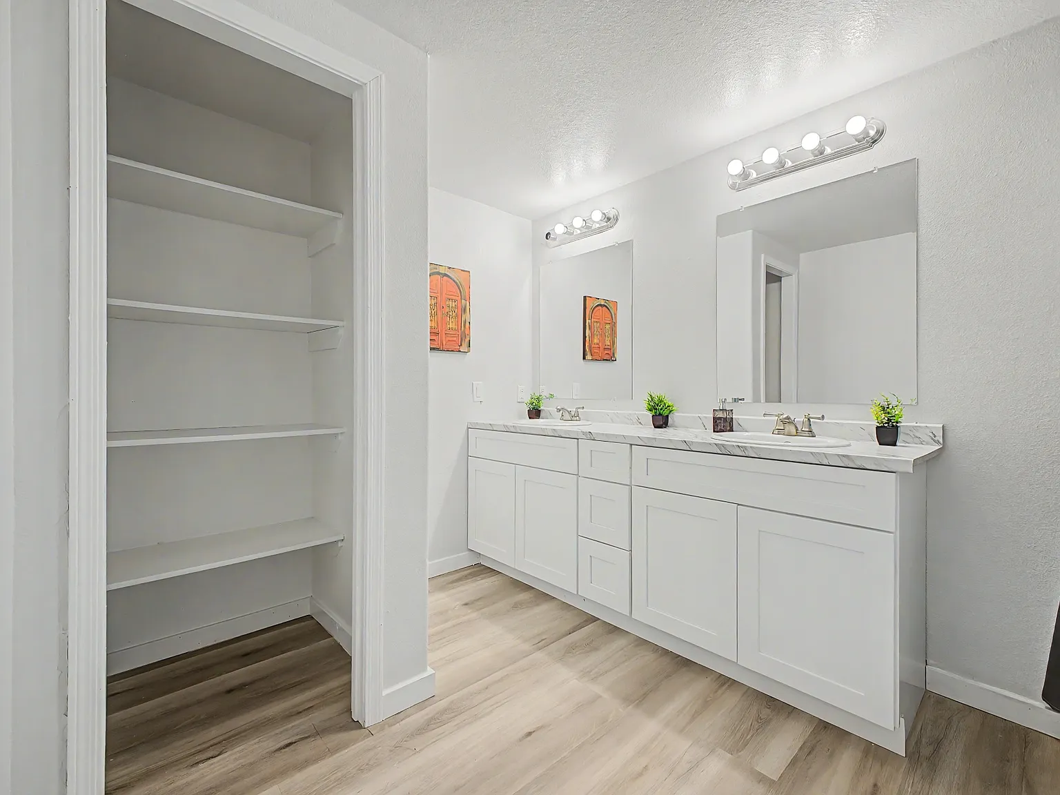 6 bed, 1666 sqft, $550 — Photo 4