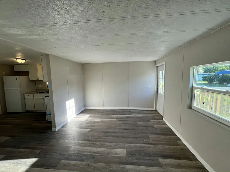 Auburndale Estates — Photo 12