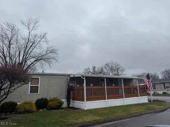 143 Gulf Stream Ln NE, New Philadelphia, OH 44663