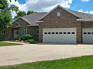 3001 Eagle Ridge Dr E, Willmar, MN 56201