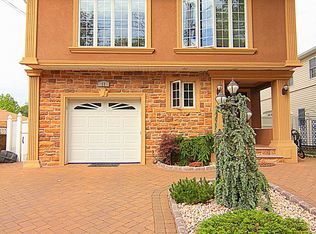 11 Cranford St, Staten Island, NY 10308