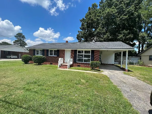 311 Willow Rd, Clinton, NC 28328