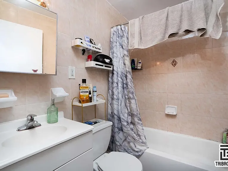 6215 Broadway #4 — Photo 4