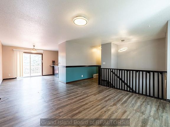 5th image of 4066 Palace Dr