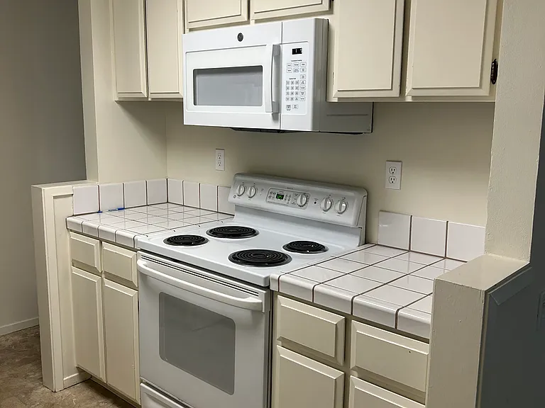 3315 Brittan Ave #12 — Photo 3