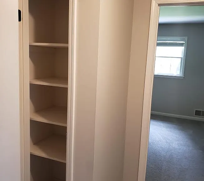5649 Roberts Dr — Photo 10