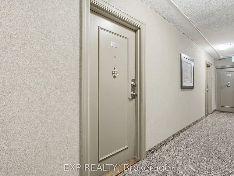975 Warwick Ct #1005 — Photo 3