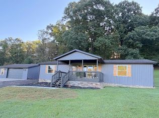 131 Baltzley Valley Rd NE, New Philadelphia, OH 44663