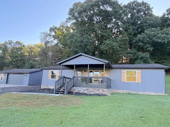 131 Baltzley Valley Rd NE, New Philadelphia, OH 44663