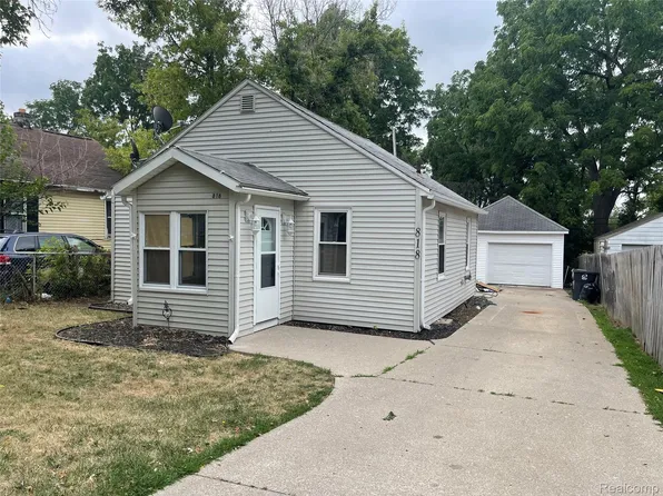 818 Cedar St, Pontiac, MI 48342