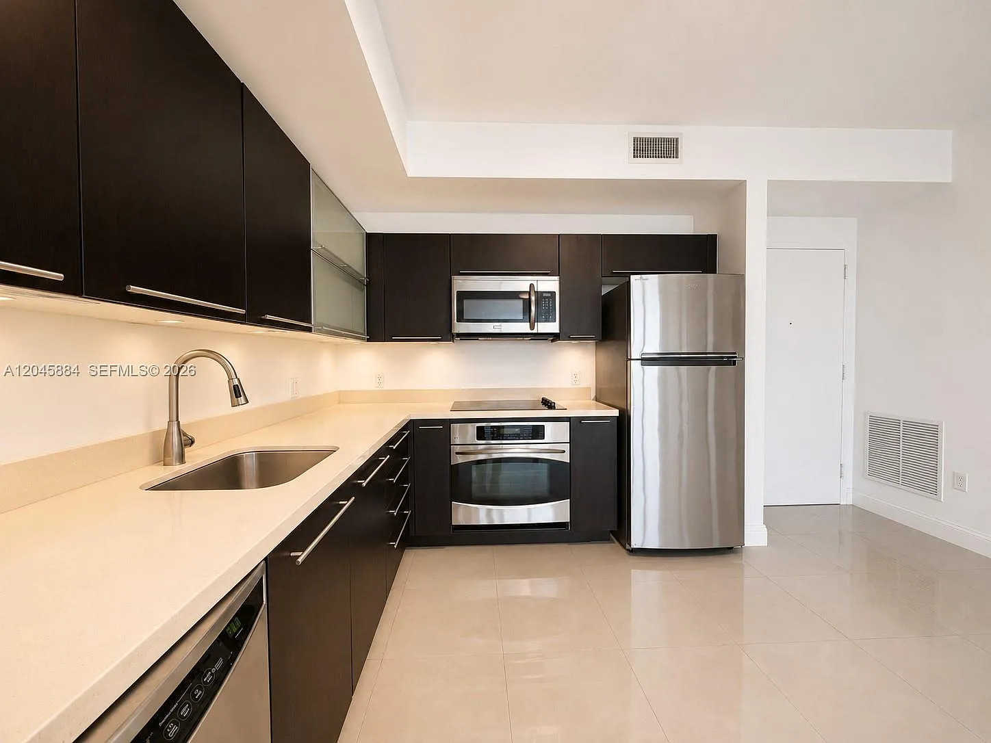 1 bed, 750 sqft, $2,795 — Photo 3