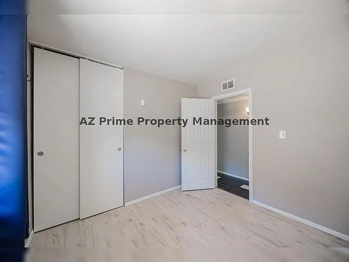 1634 W Sack Dr — Photo 21