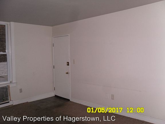 3rd image of 632 W Washington St APT 1