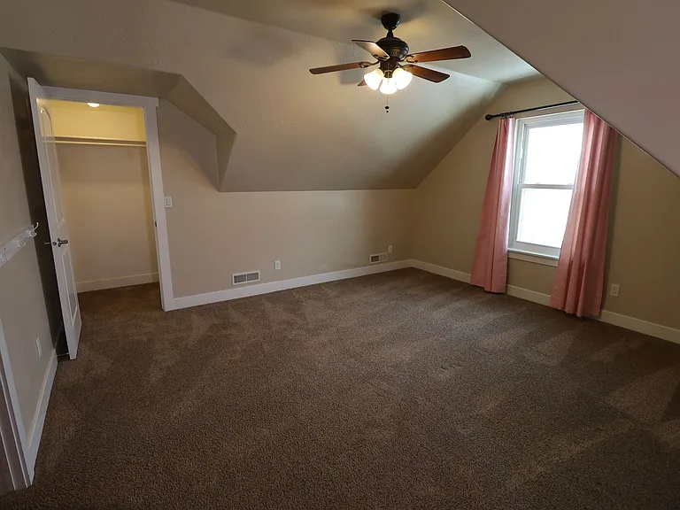 429 N 1340 E — Photo 34