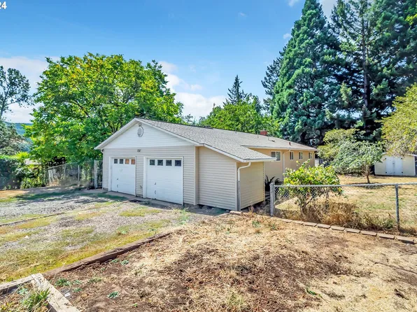 151 S Moss St, Lowell, OR 97452