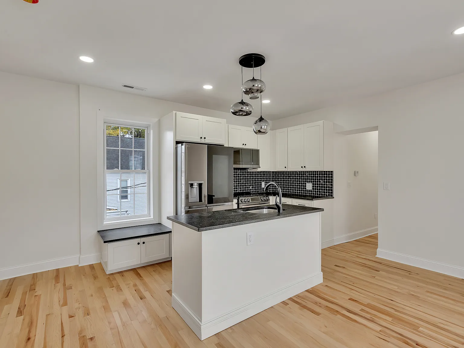 3 bed, $1,695 — Photo 3