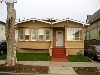 2225 6th St photo 1