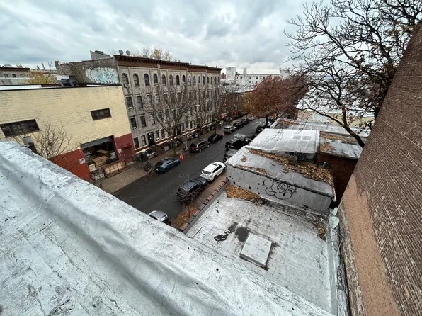 4424 Third Avenue image 16 of 33