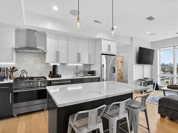 946 Saratoga St #303, Boston, MA 02128