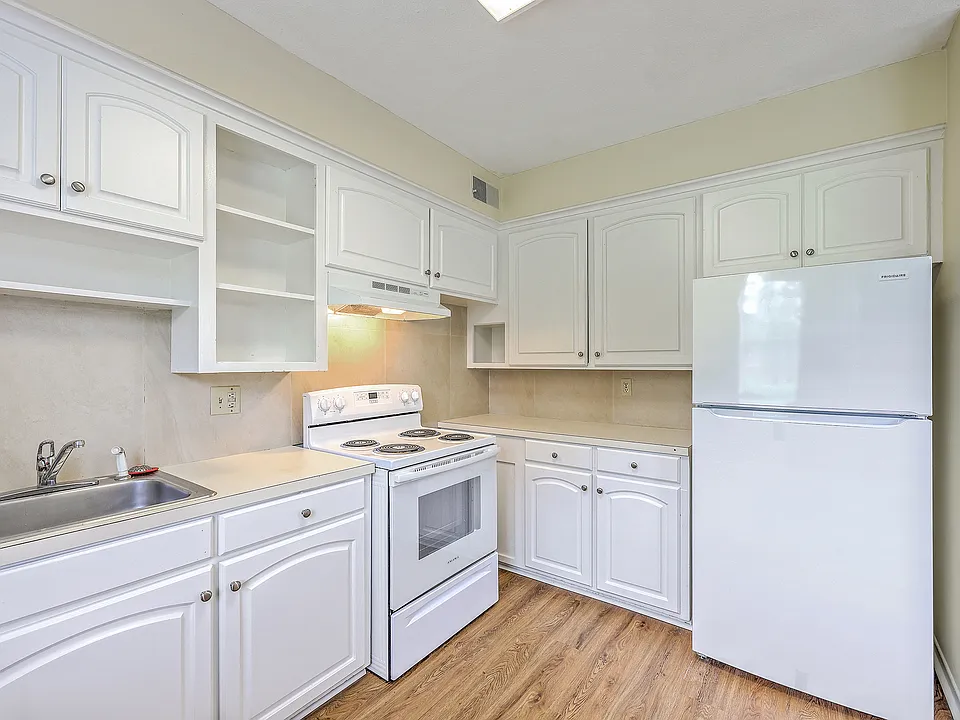 652 Windermere Blvd #B