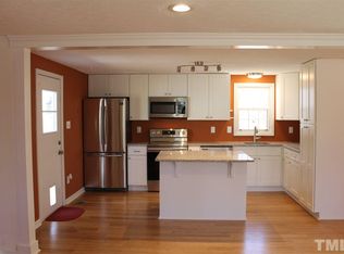 3214 Hawk Ridge Rd, Chapel Hill, NC 27516