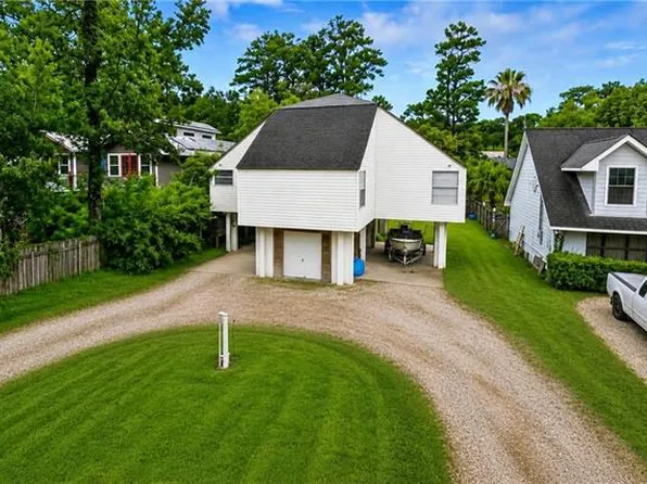 18128 Derbes Dr, Covington, LA 70433