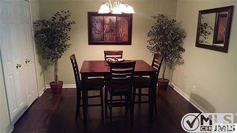 4th image of 848 W Barrington Cir