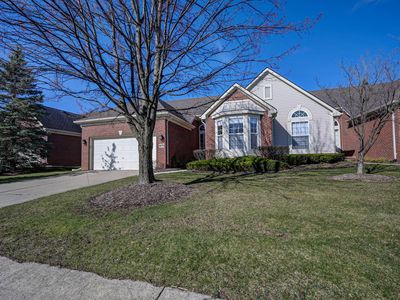 1074 Andover Cir, Walled Lake, MI, 48390
