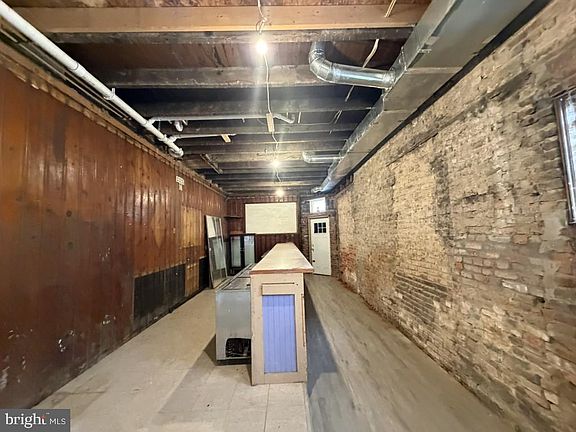 5th image of 1001 S Carey St