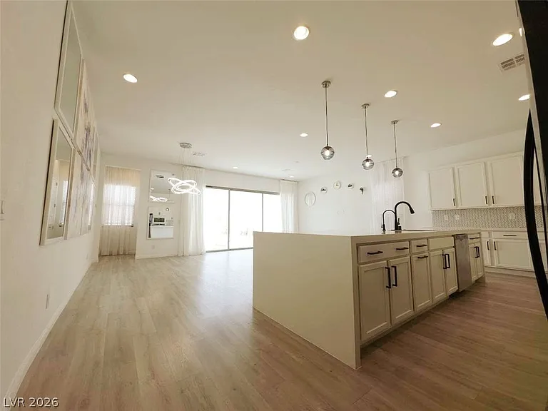 7562 Desert Rhyolite St — Photo 5