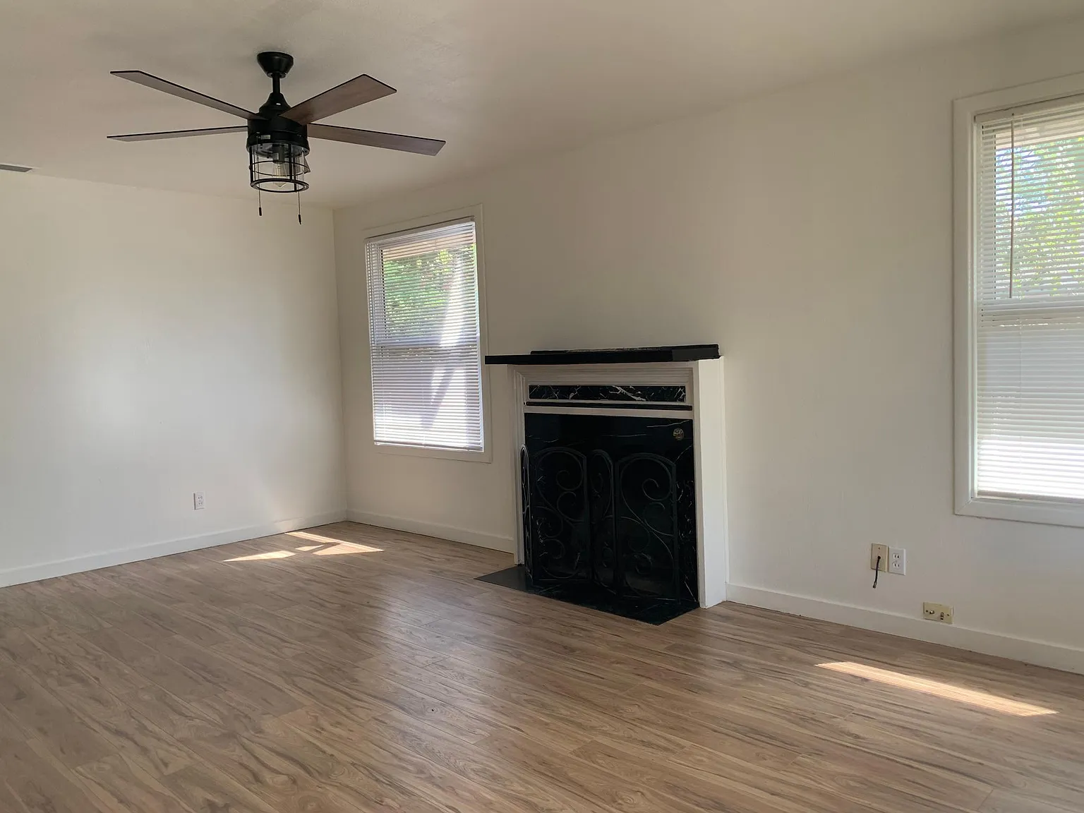 3 bed, 1600 sqft, $2,630 — Photo 4