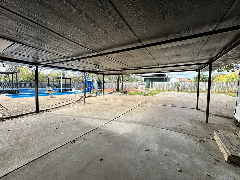 140 Towne West Dr — Photo 26
