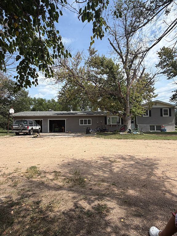 810 Belaire Ave - Property Image