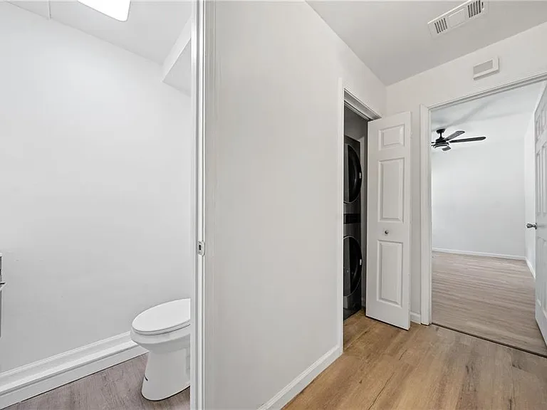 5590 Princeton Oaks Dr — Photo 23