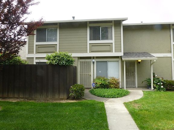 2nd image of 2280 Warfield Way Unit C