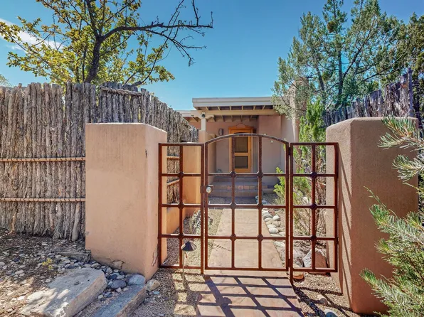 302 Los Arboles Dr, Santa Fe, NM 87501