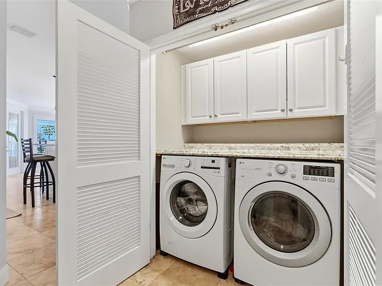 6420 Sunset Bay Cir — Photo 44