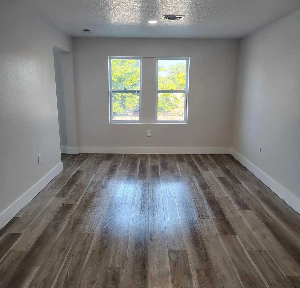 475 Umatilla Blvd — Photo 4