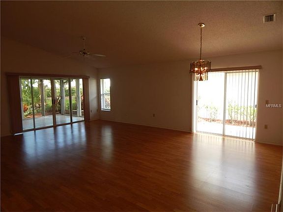 5th image of 727 Brightside Crescent Dr