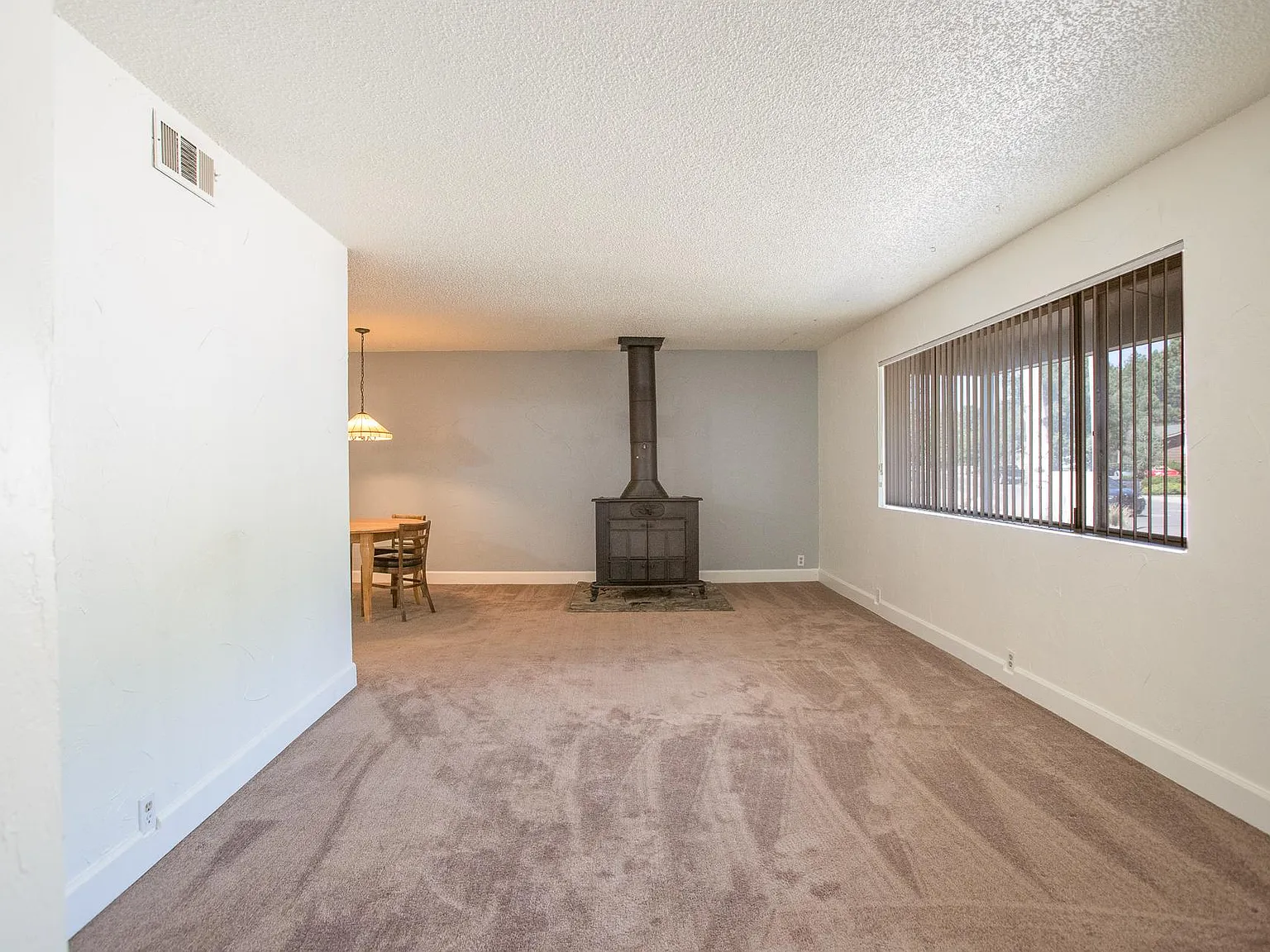 3 bed, 1513 sqft, $2,800 — Photo 2